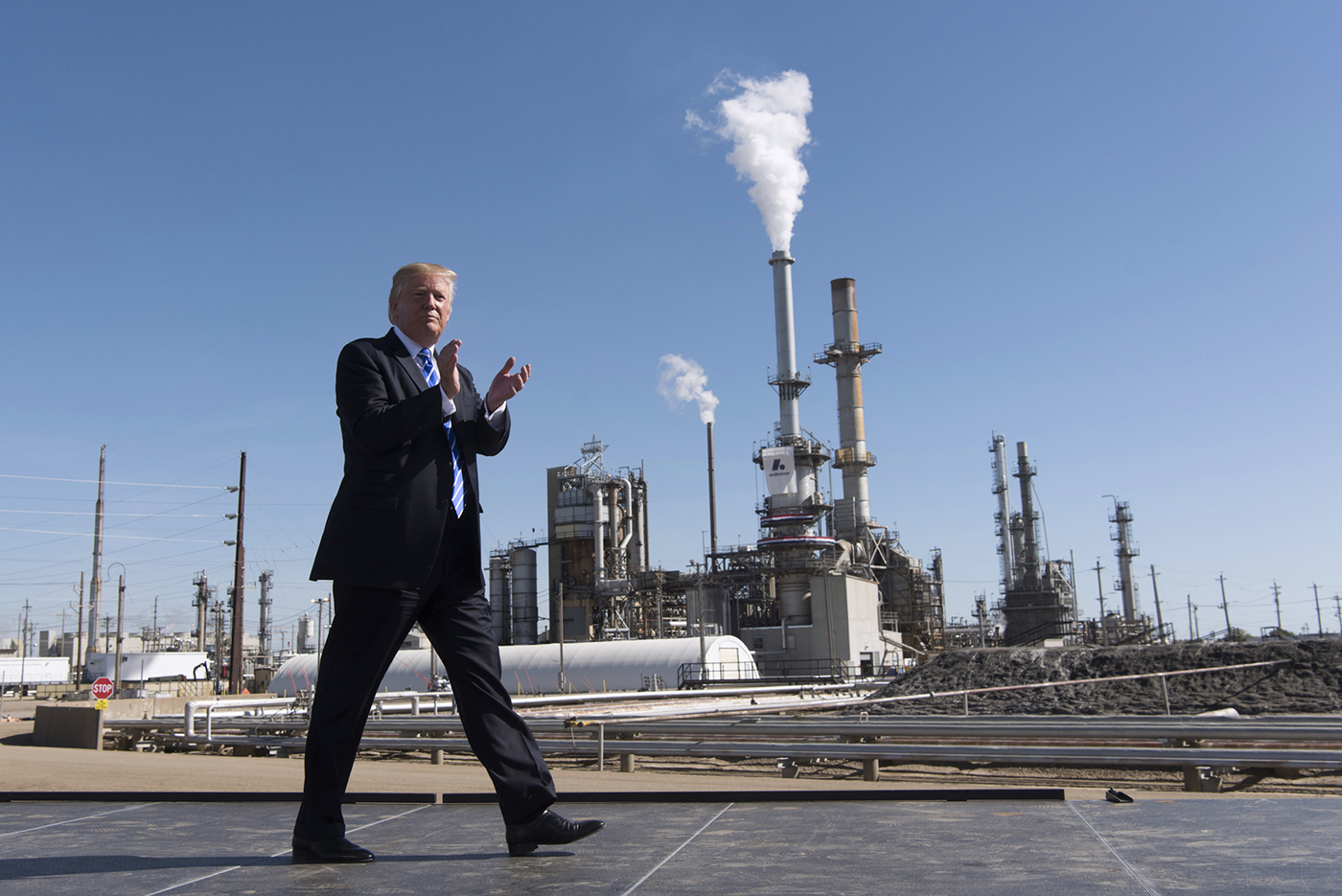 Trump at refinery